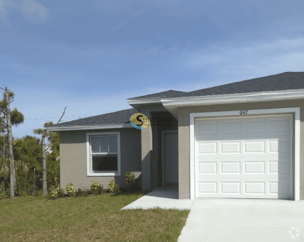 Building Photo - 10474 Pendleton Ave