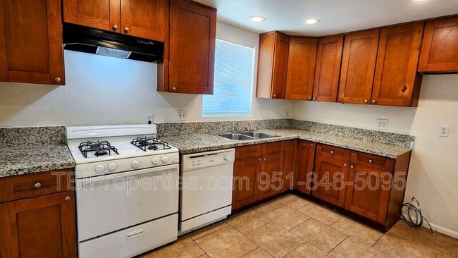 Building Photo - 6051 Vista De Oro