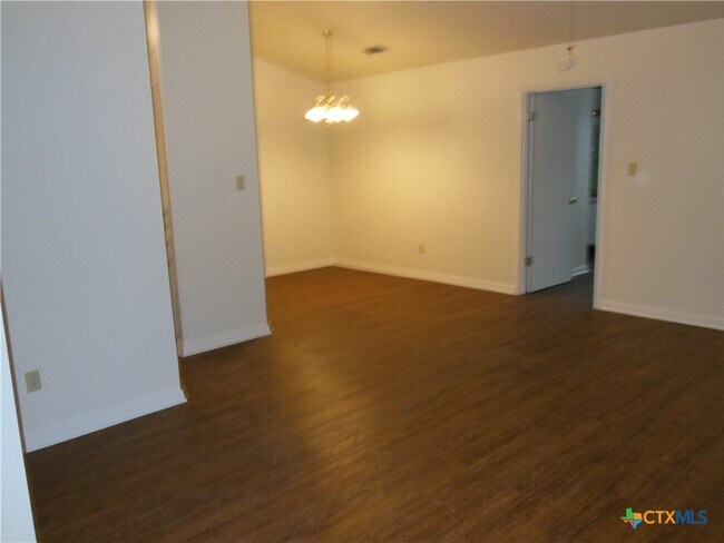 Building Photo - 604 Frostwood Dr