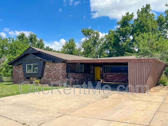Primary Photo - 2400 SW 63rd St