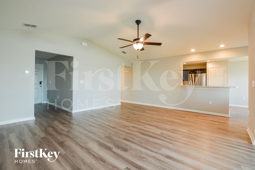 Building Photo - 127 Sandhill Crane Ln