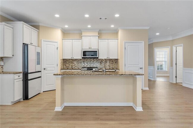 Building Photo - 865 Great Glen Pl