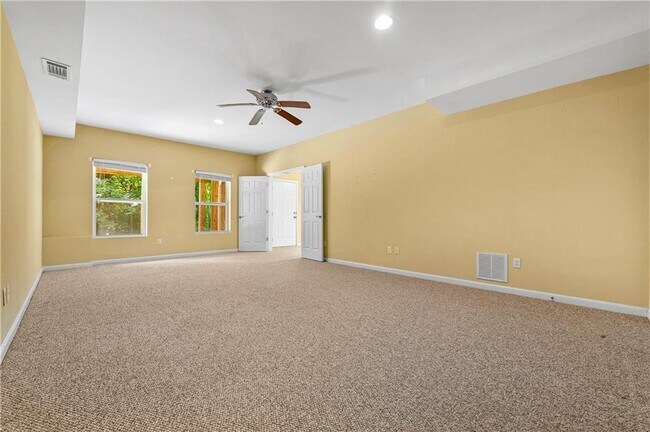 Building Photo - 2113 Worrall Hill Dr