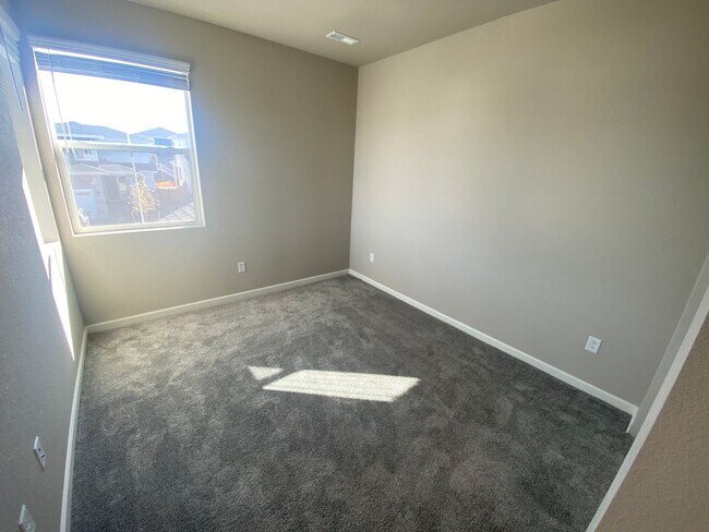 Building Photo - Fantastic Paired Home in Castle Rock