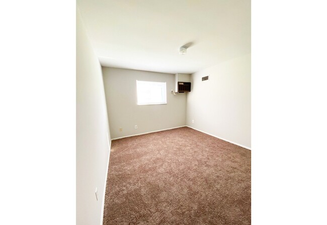 BE 830-01 BR 4 - Beecher Street