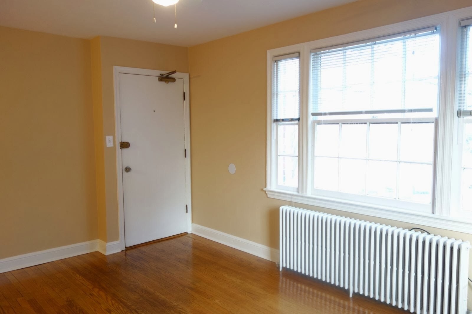 Building Photo - 816 Greenwood Cir