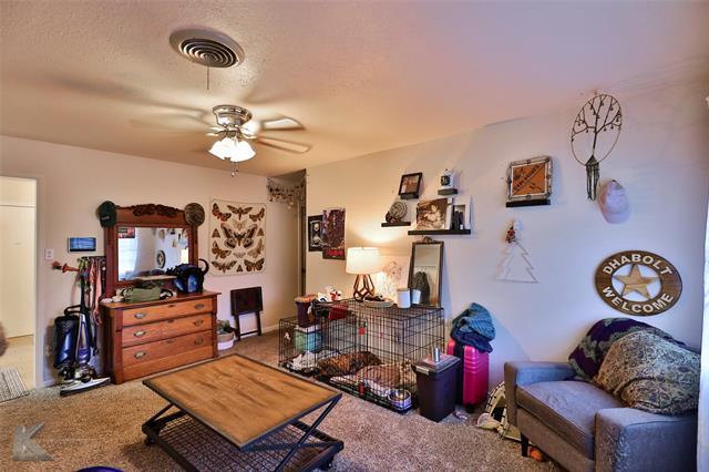 Building Photo - 2610 S 39th St