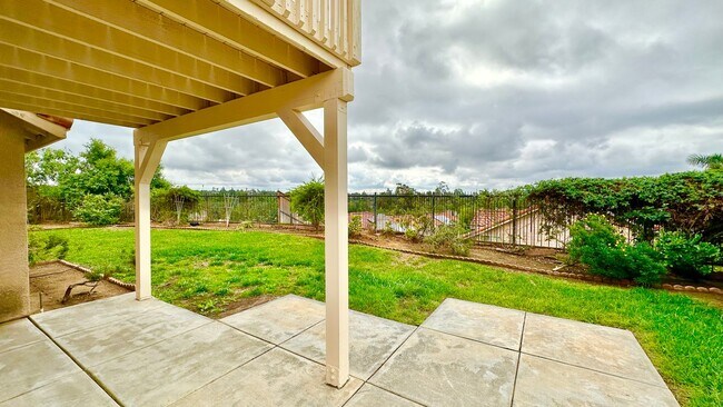 Building Photo - Awesome Two-Story Home, Recently & Freshly Updated, just minutes to downtown Fallbrook!