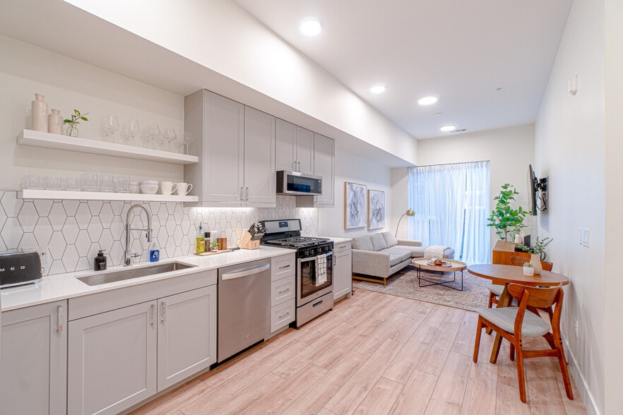 Building Photo - 2876 W 53rd Ave