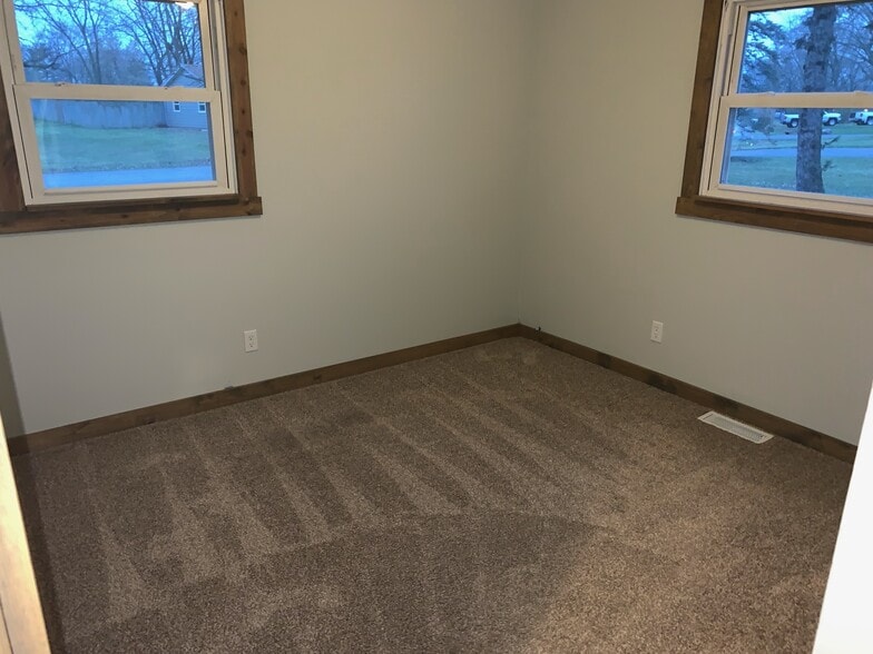 Building Photo - 10522 Baker Pl