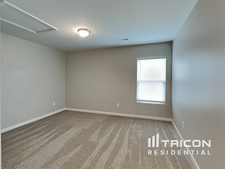 Building Photo - 4120 Devonwood Ct