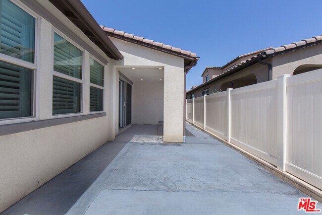 Building Photo - 10922 Mesa Ct