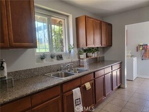 Building Photo - 10202 S Doty Ave