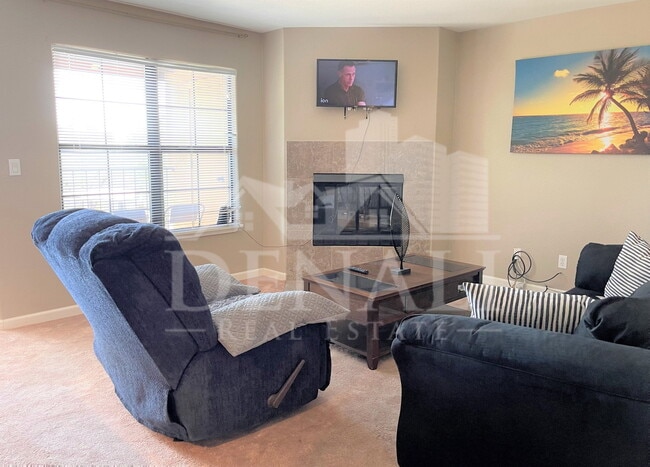 Building Photo - 6651 N Campbell Ave