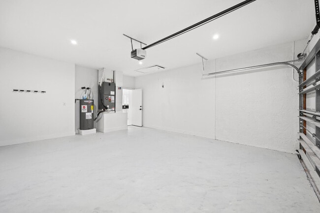 Building Photo - 1209 Olympic Cir