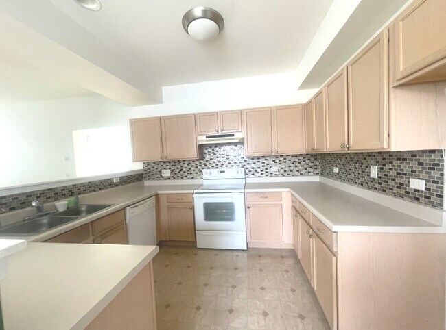 Building Photo - 1884 Fescue Dr