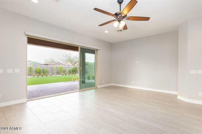 Building Photo - Beautiful 2018 Home in Tierra Del Rio!