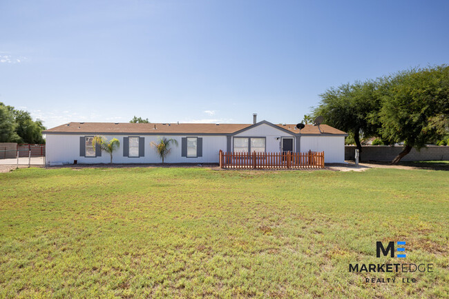 Building Photo - 5Bed/3Bath Home in Buckeye, AZ! Ready for ...