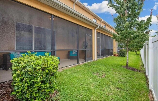 Building Photo - There’s No Place Like This 2-Story 3 BR, 2.5 BA Hidden River Townhome!
