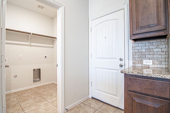 Building Photo - 2312 Sky View Rd