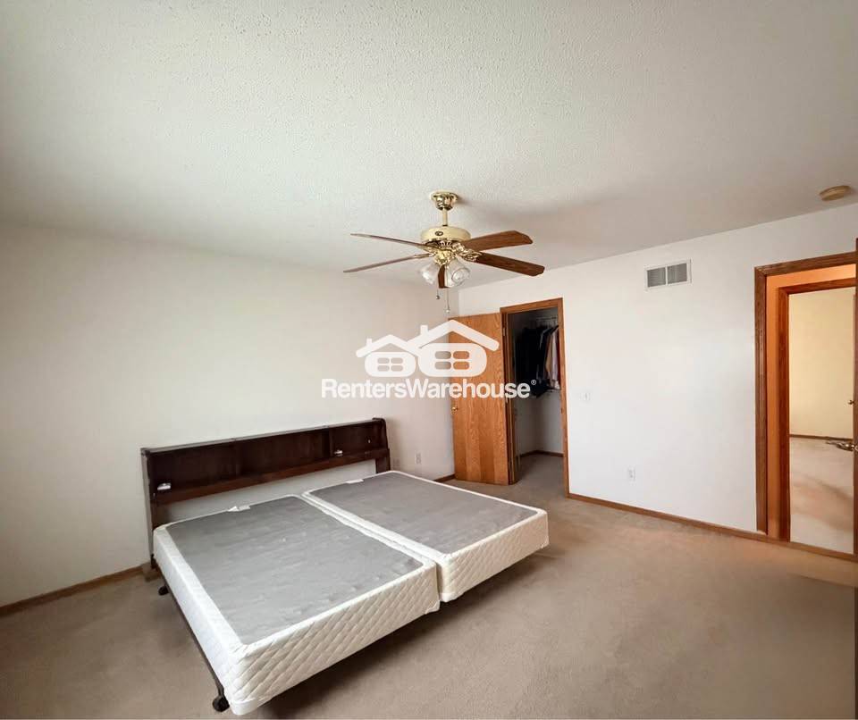 Building Photo - 495 S 51st St