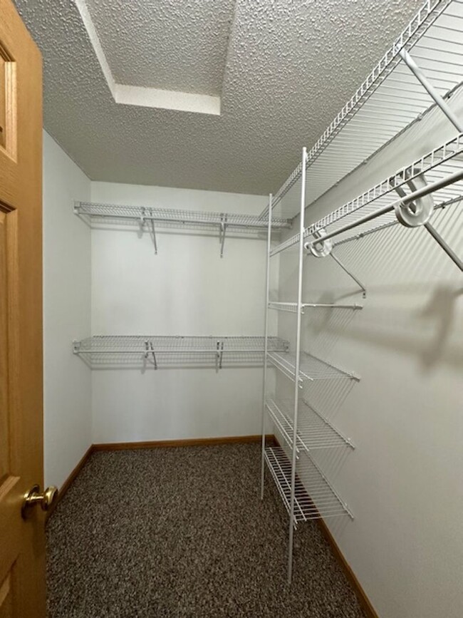 Building Photo - Spacious *2Bed*2Bath townhome Cottage Grov...
