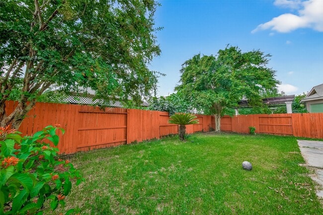 Building Photo - 16547 Lanesborough Dr