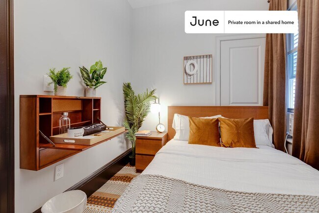 Building Photo - Room in Shared 3 bed/1 bath home