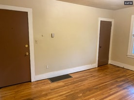 Building Photo - 117 Thorpe St