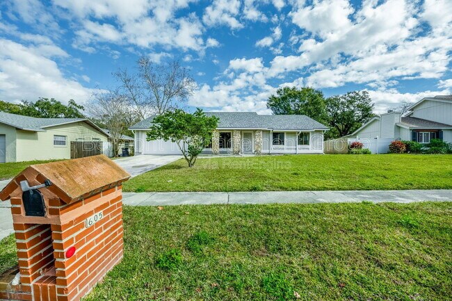 Building Photo - 605 Antilla Ave