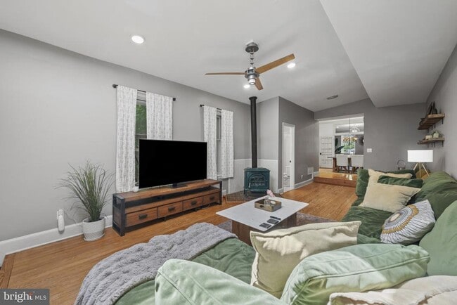 Building Photo - 709 S Bond St