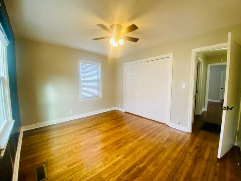 Building Photo - 1336 Garden Dr