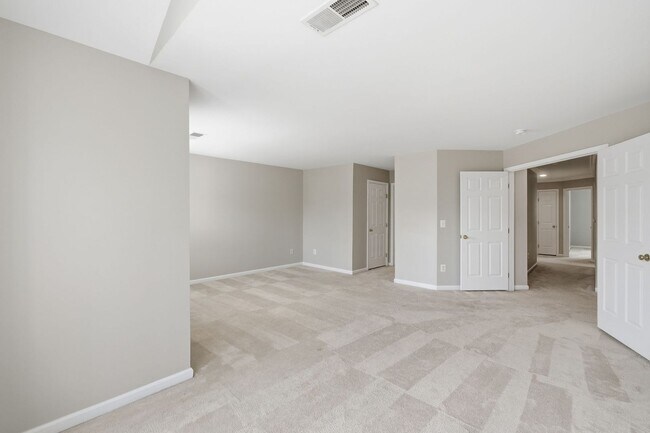 Building Photo - Experience the perfect blend of comfort, style, and functionality in this beautifully designed fo...