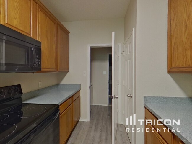 Building Photo - 6300 Downeast Dr