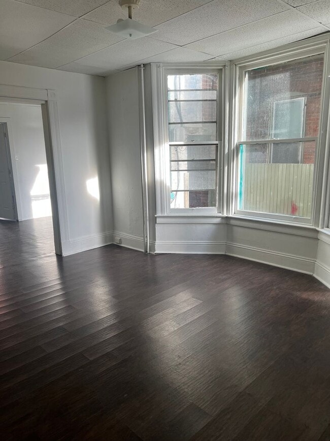 Building Photo - First-Floor Apartment Accepting Housing Vouchers - MOVE IN SPECIAL