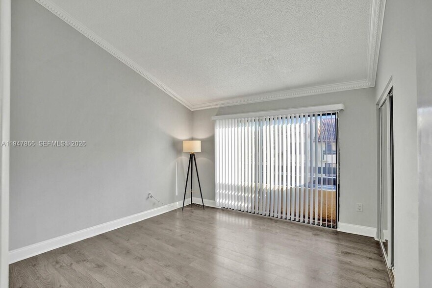 Building Photo - 10102 SW 77th Ct