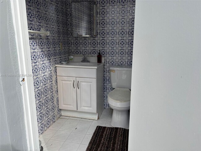 Building Photo - 4609 Bayberry Ln