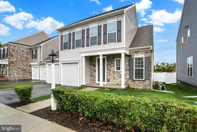 Building Photo - 3113 Bullfinch Ln