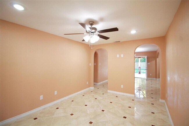 Building Photo - 4523 Donalbain Dr