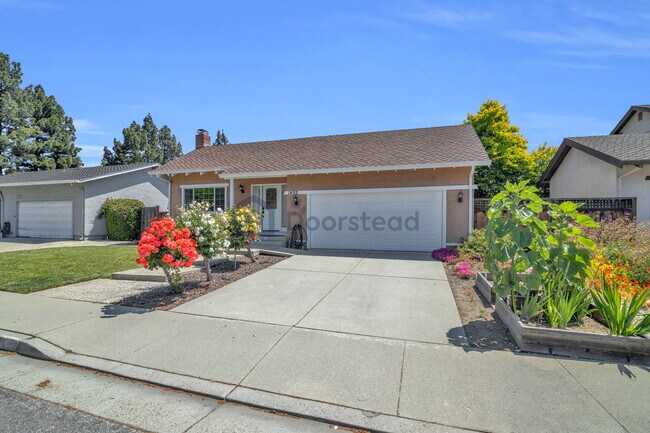 Building Photo - 1492 Via Cancion