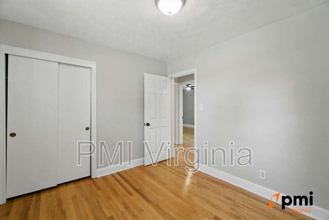 Building Photo - 4012 Nina Dr
