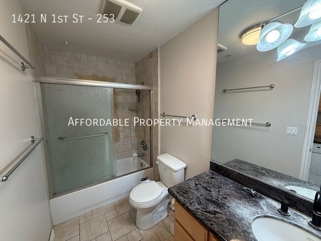 Building Photo - 1421 N First St