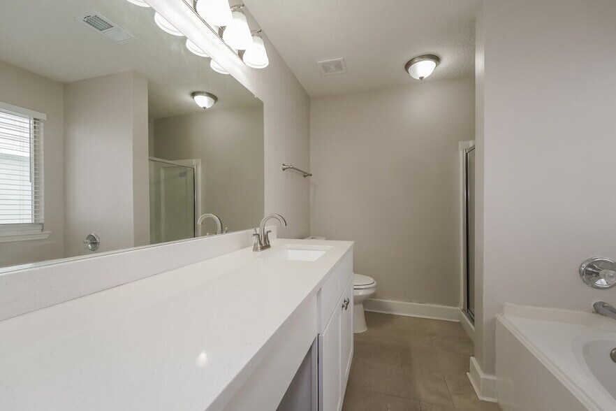 Building Photo - 15819 E Park Ct