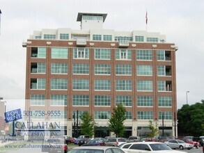 Building Photo - 200 River Market Ave