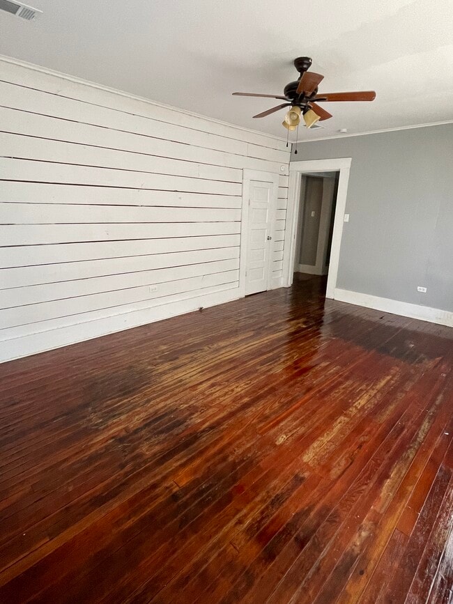 Building Photo - 204 Goode Ave