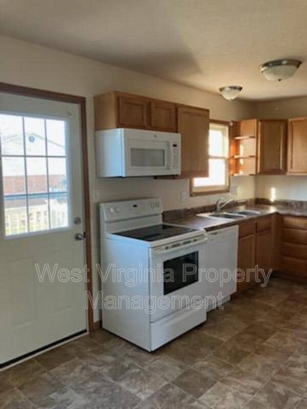 Building Photo - 143 Cardinal Wy