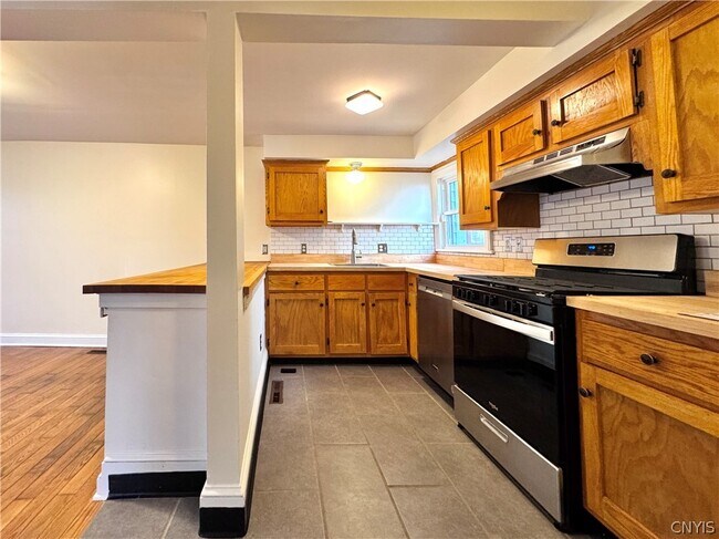 Building Photo - 314 Hawley Ave