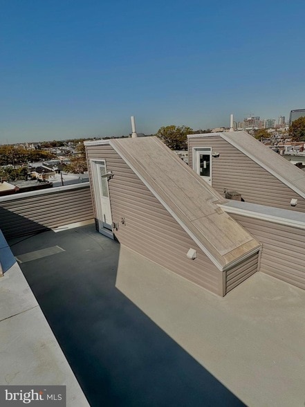 Building Photo - 1636 S Bailey St