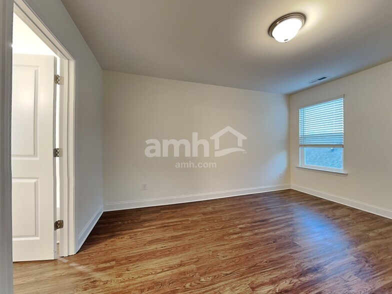 Building Photo - 301 Stowe Rd