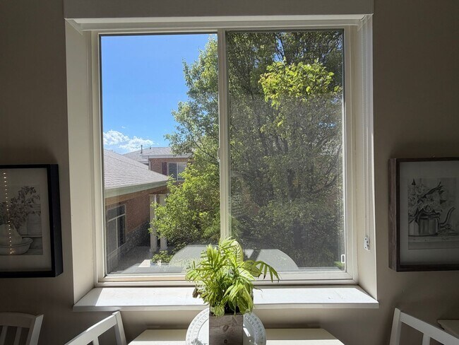 Building Photo - Charming 55+ Condo with Indoor Pool & Mountain Views in American Fork